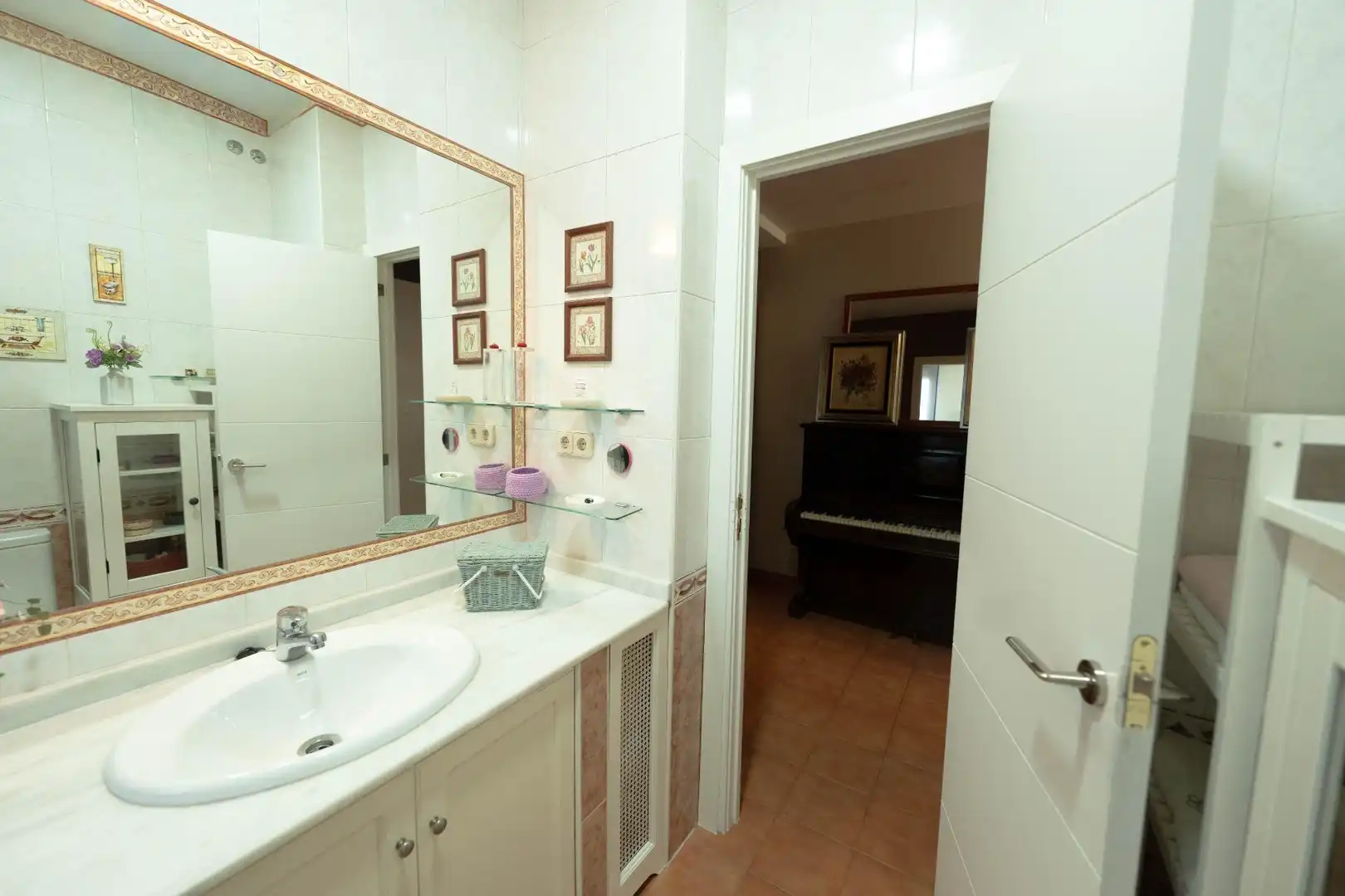 Badezimmer von Haus oder Chalet zum Verkauf in Madrid mit Klimaanlage, Heizung und Privatgarten