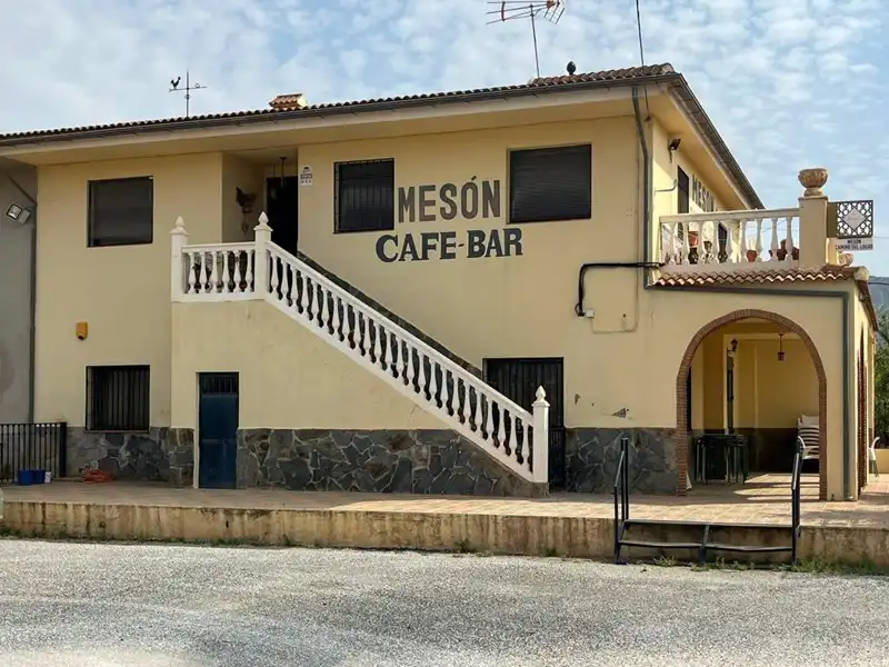 Business premises for sale in Villamena