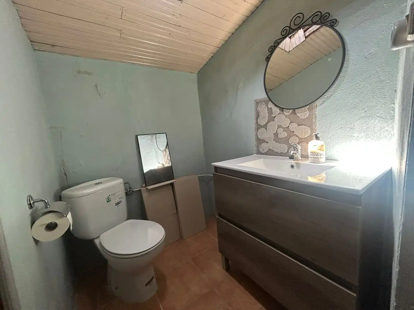 Bathroom of Houses for sale in Villamiel  with Storage room and Furnished
