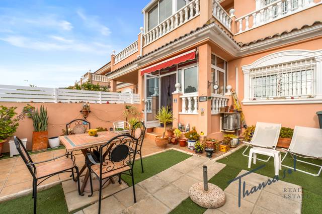 Casa adosada en Venta en Avenida de Finlandia en Puerto Marino