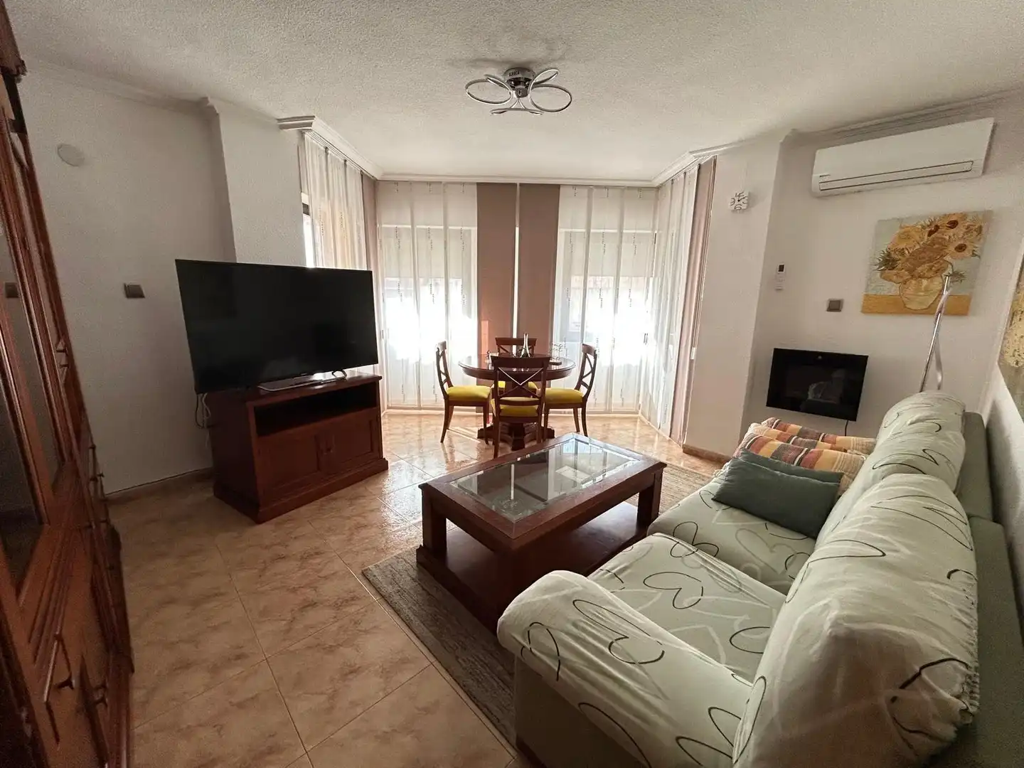 Living room of Flat for sale in Crevillent  with Air Conditioner, Furnished and Balcony