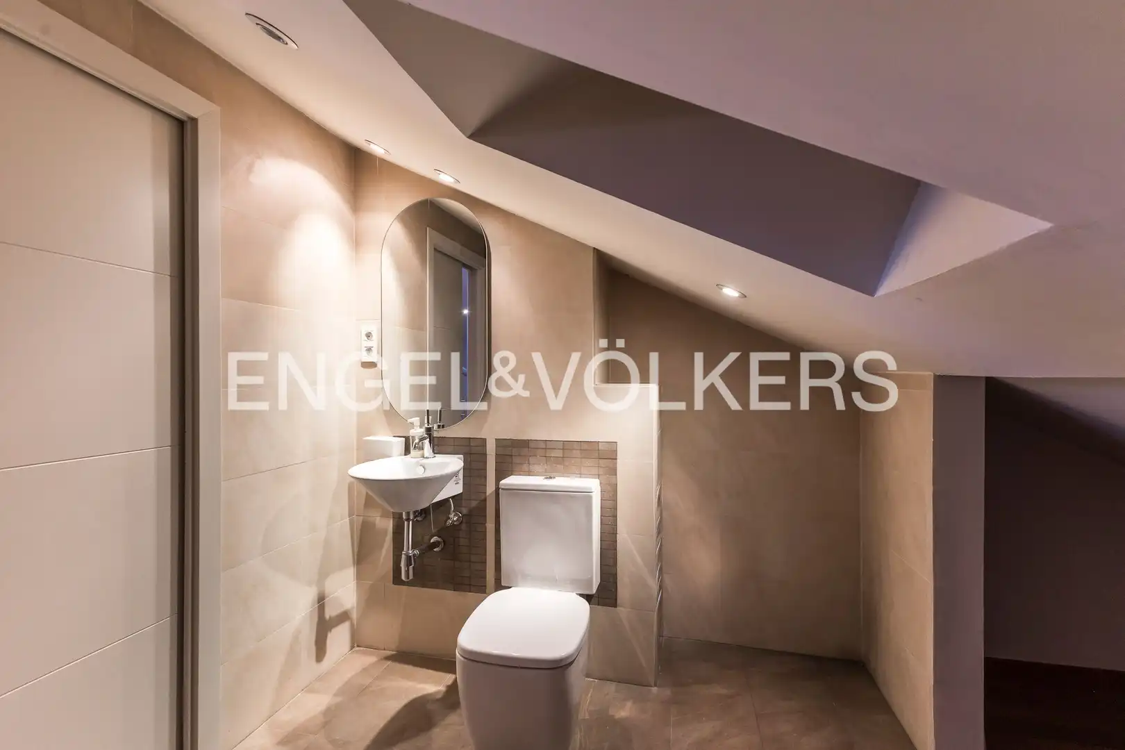 Baño de Casa o chalet en venta en Getafe con Aire acondicionado, Calefacción y Jardín privado