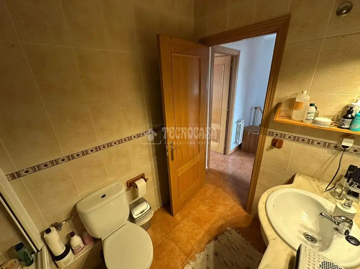 Badezimmer von Wohnung zum Verkauf in Meco mit Heizung