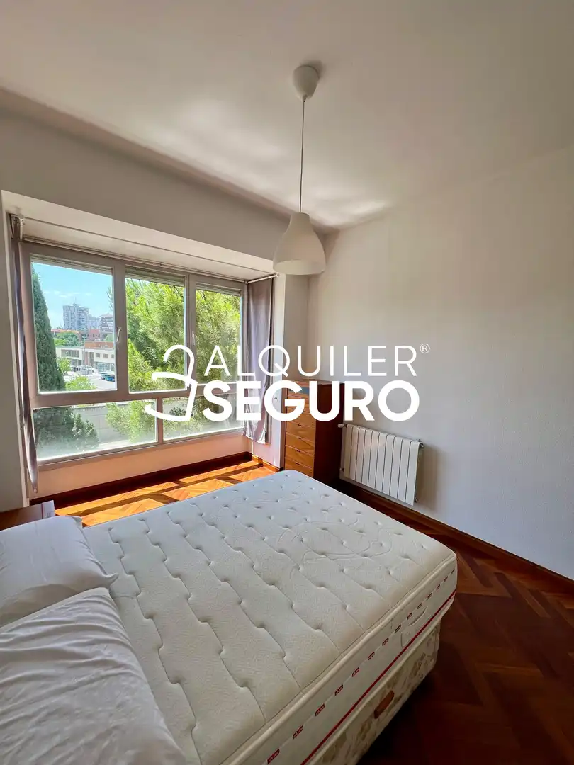 Habitación de Piso de alquiler en Madrid con Aire acondicionado, Calefacción y Amueblado