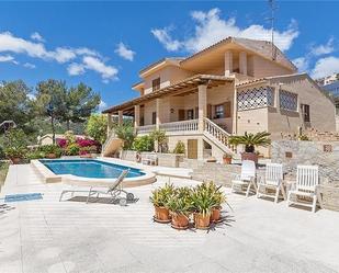 Vista exterior de Casa o xalet en venda en Calvià amb Terrassa, Piscina i Balcó