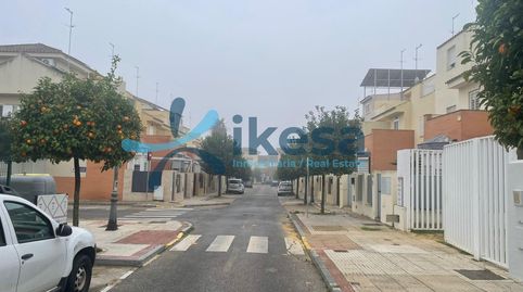 Foto 3 de Casa adosada en venta en Castilleja de la Cuesta, Sevilla