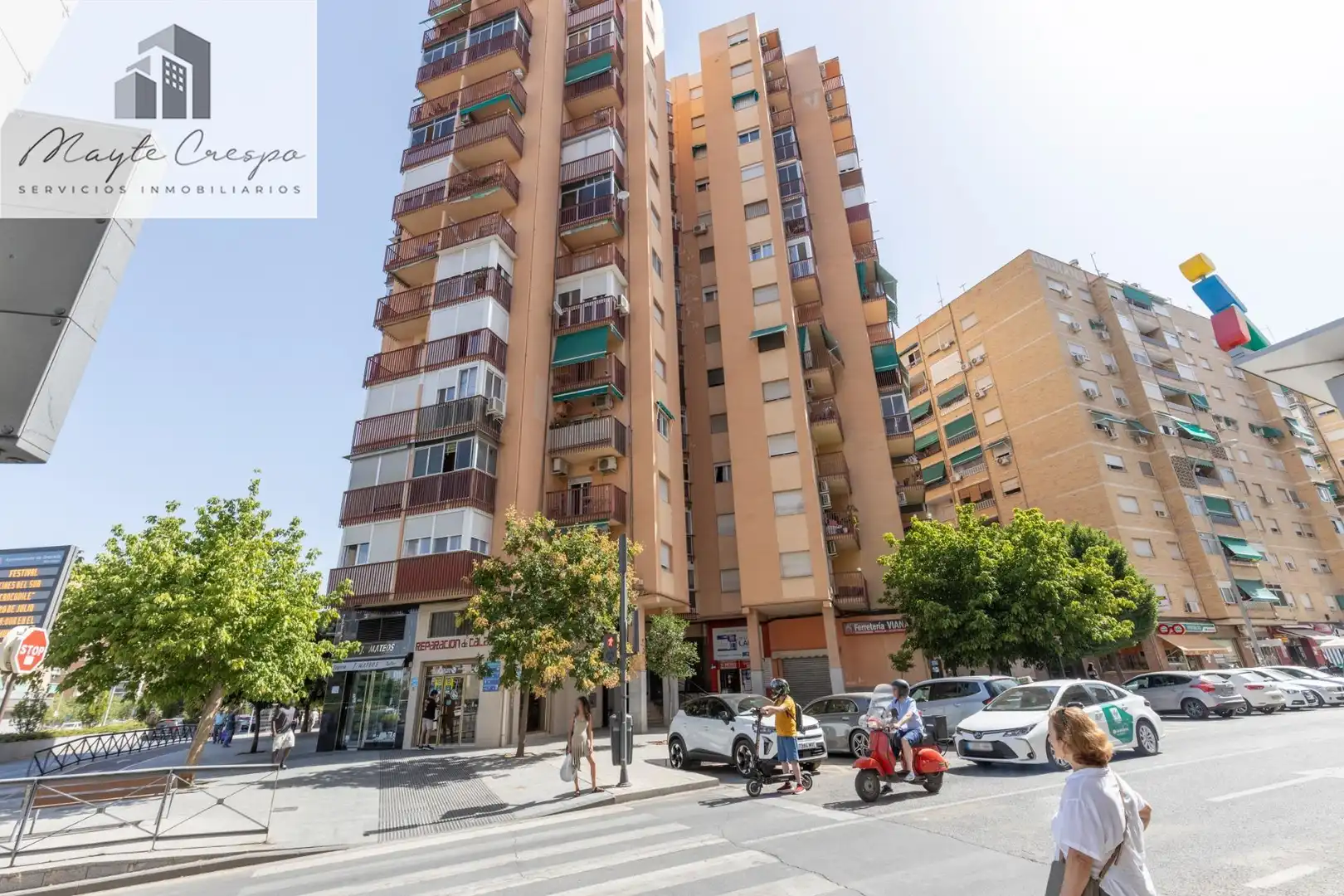 Vista exterior de Piso en venta en Granada con Terraza, Amueblado y Balcón