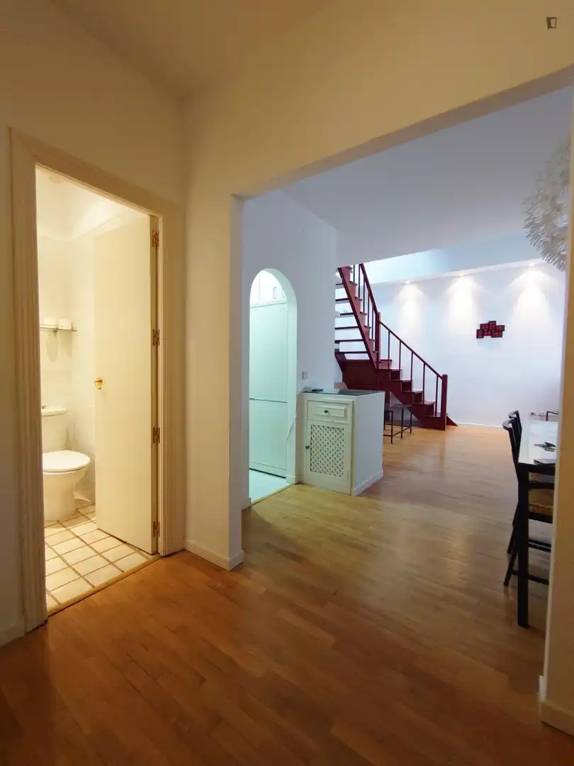 Study for rent in Cortes - Huertas