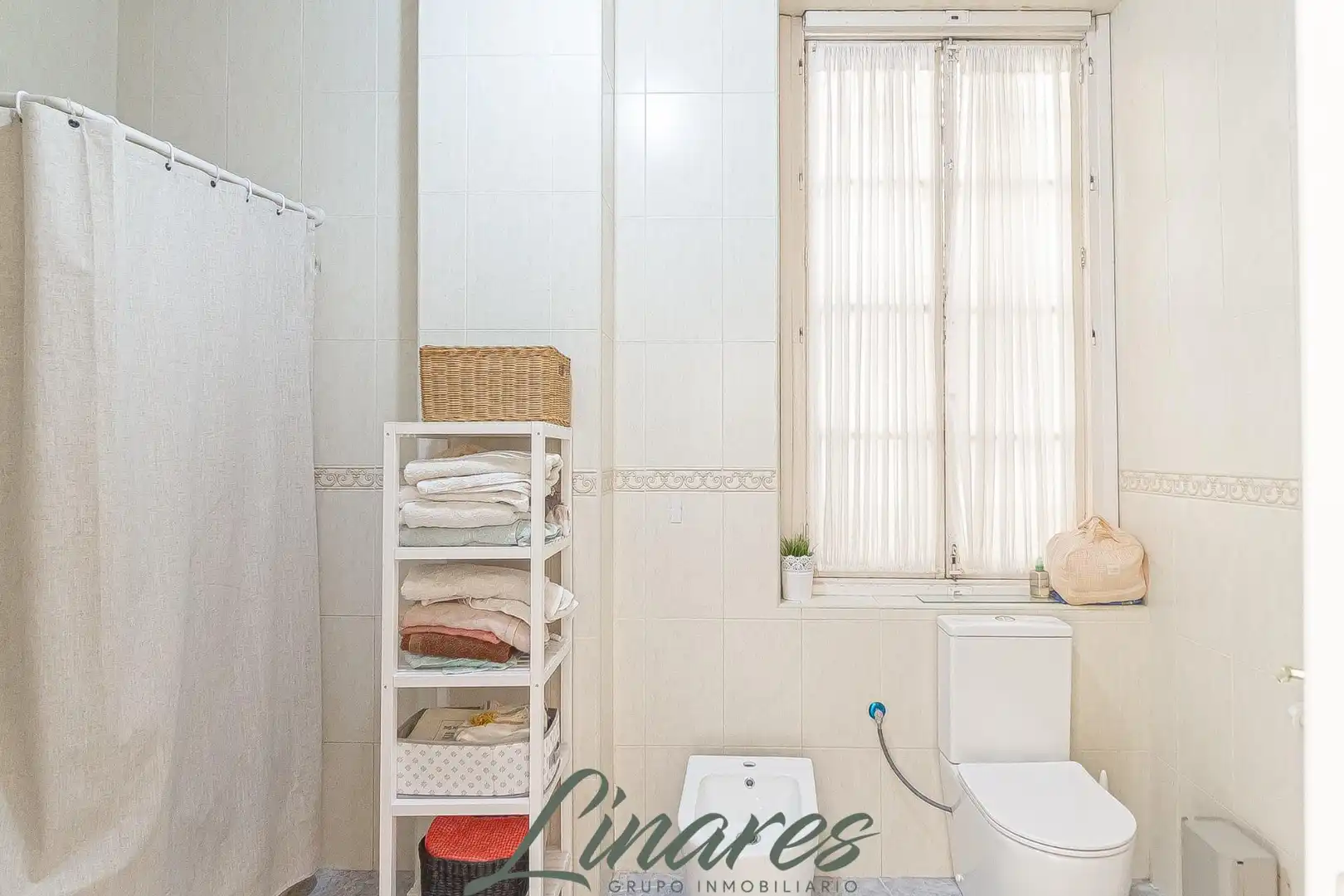 Bany de Apartament en venda en Cartagena amb Balcó