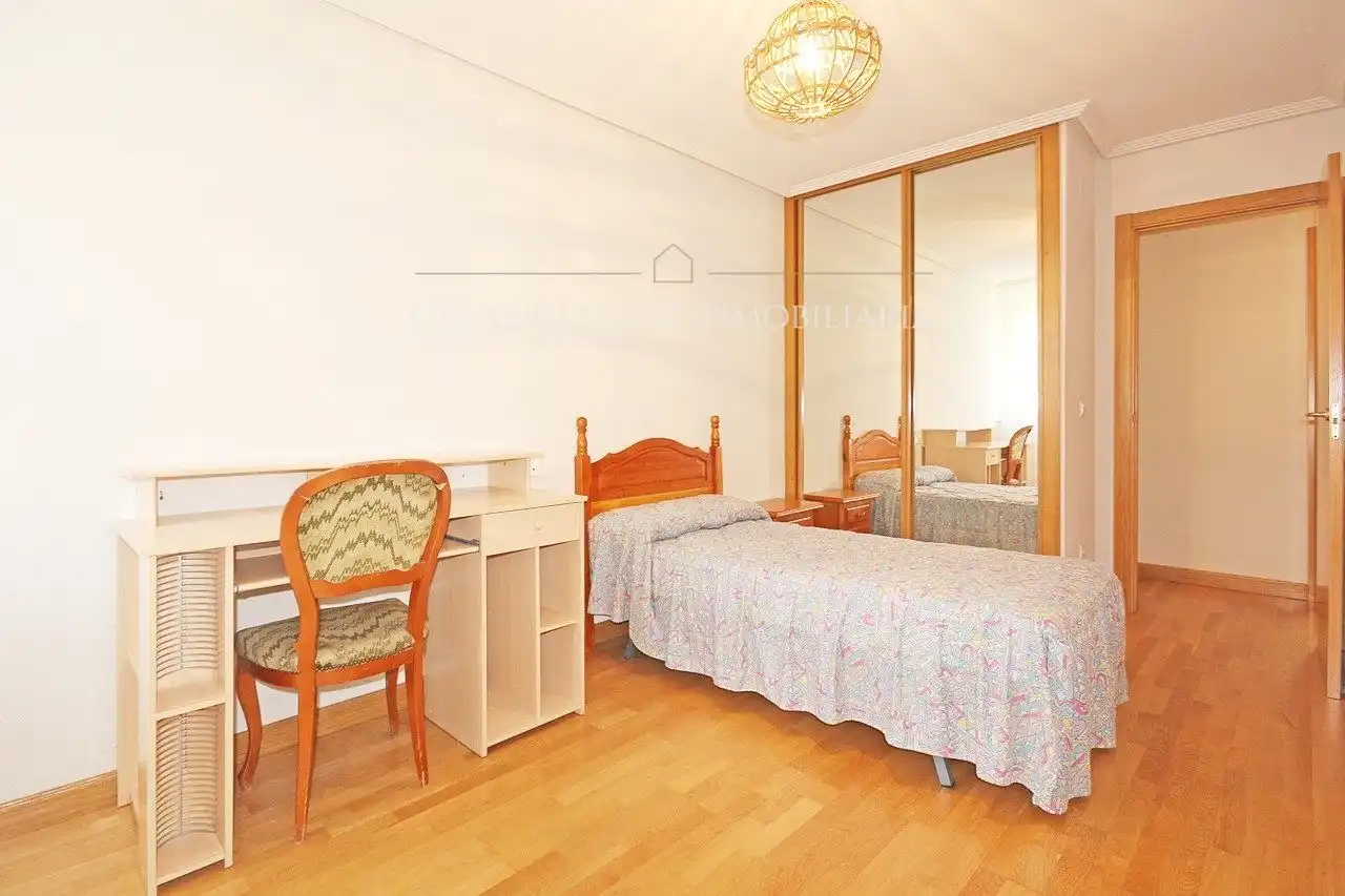 Flat for rent in Poeta Jesús Rasueros, Pizarrales