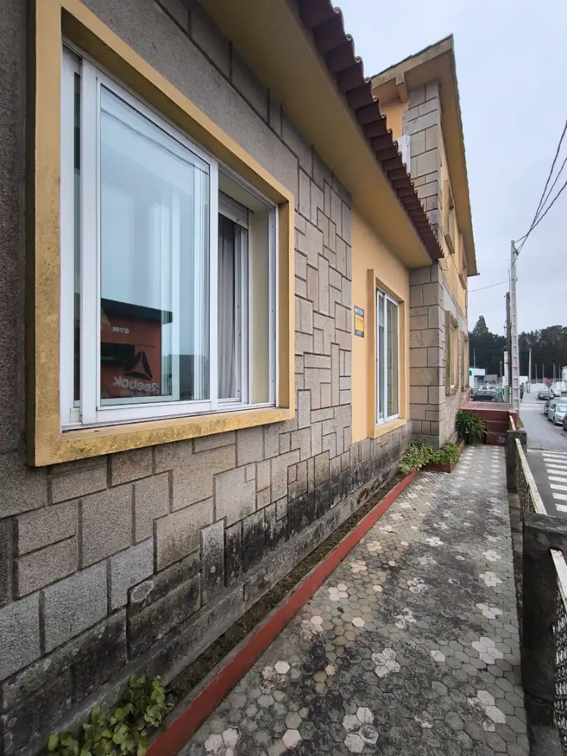 Vista exterior de Casa o chalet en venta en Vilagarcía de Arousa con Calefacción, Jardín privado y Parquet