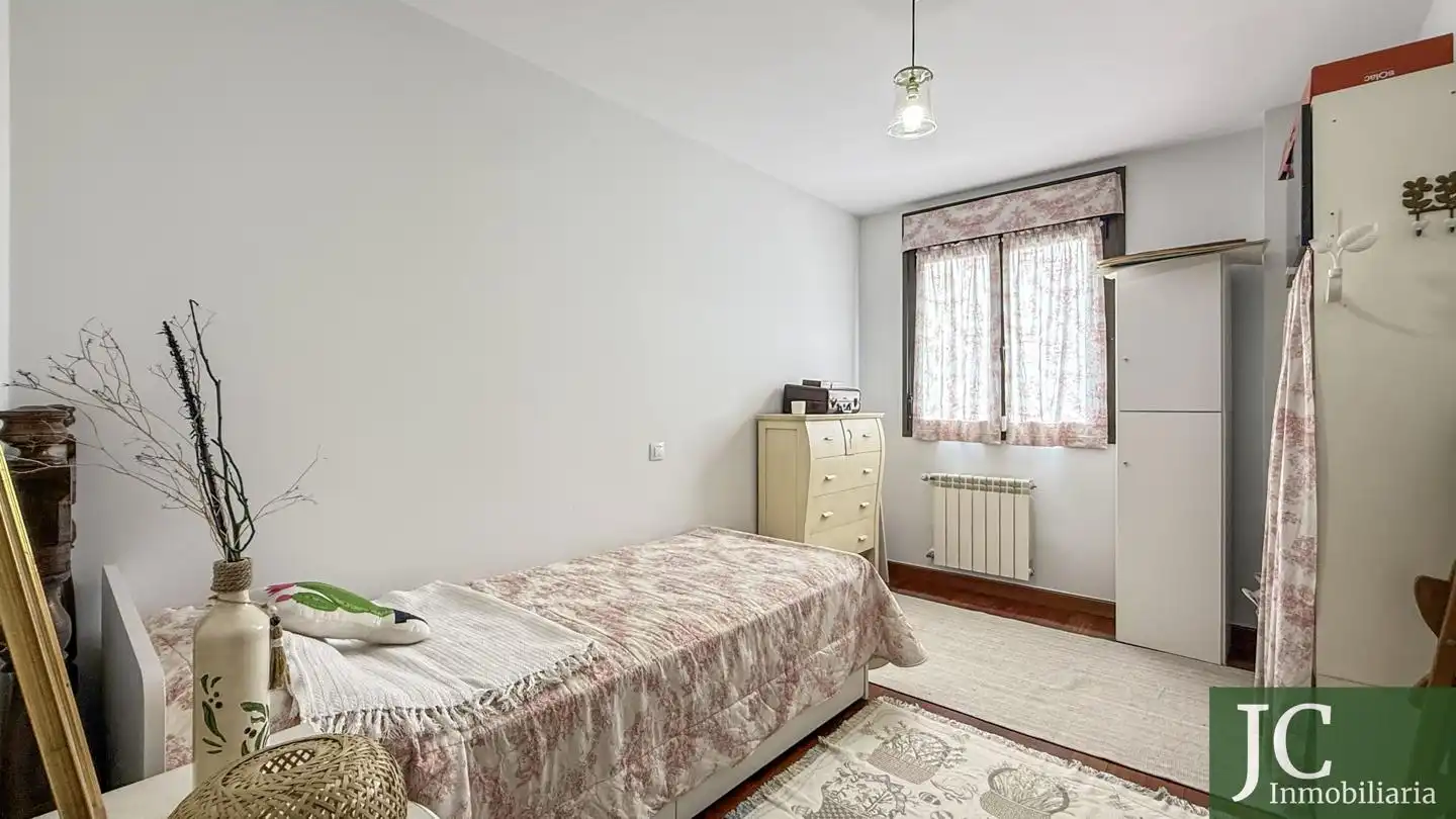 Habitación de Planta baja en venta en Limpias con Calefacción, Jardín privado y Terraza