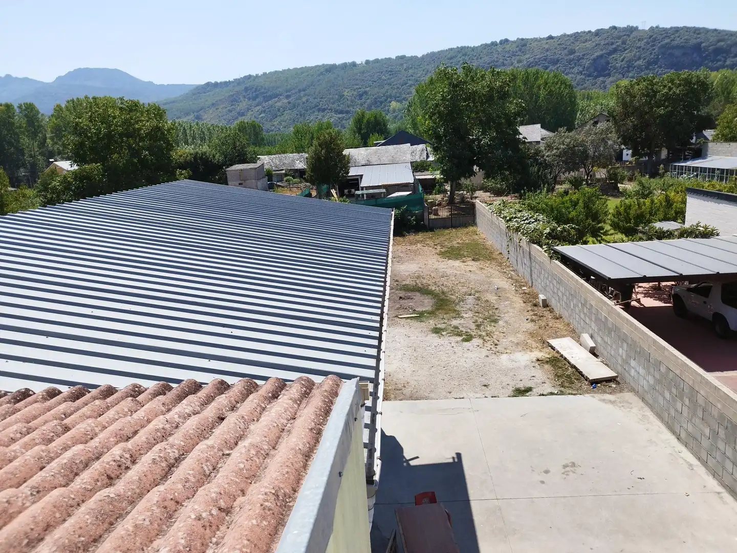 Vista exterior de Local de alquiler en Carracedelo