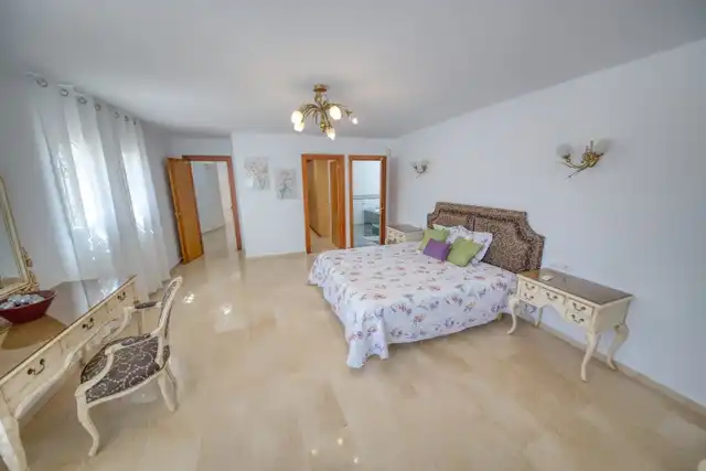 Bedroom of Houses for sale in Benalmádena  with Air Conditioner, Private garden and Parquet flooring