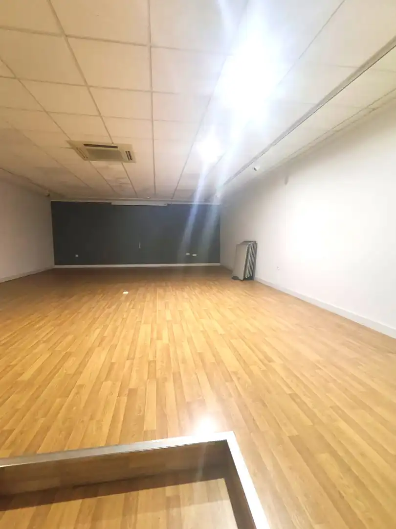 Local en venta en Marbella con Aire acondicionado, Parquet y Alarma