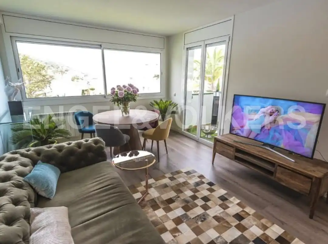 Living room of Flat for rent in Sitges  with Air Conditioner, Heating and Parquet flooring