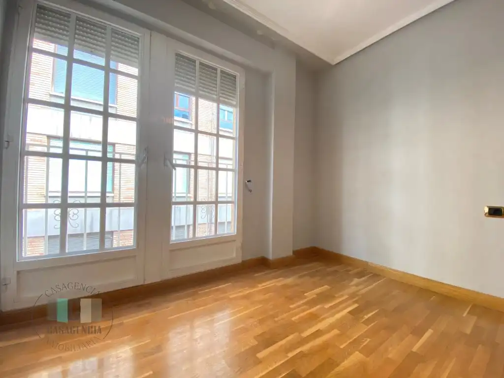 Duplexes for sale in Calle Poeta Verdaguer, Hospital - Plaza del Real