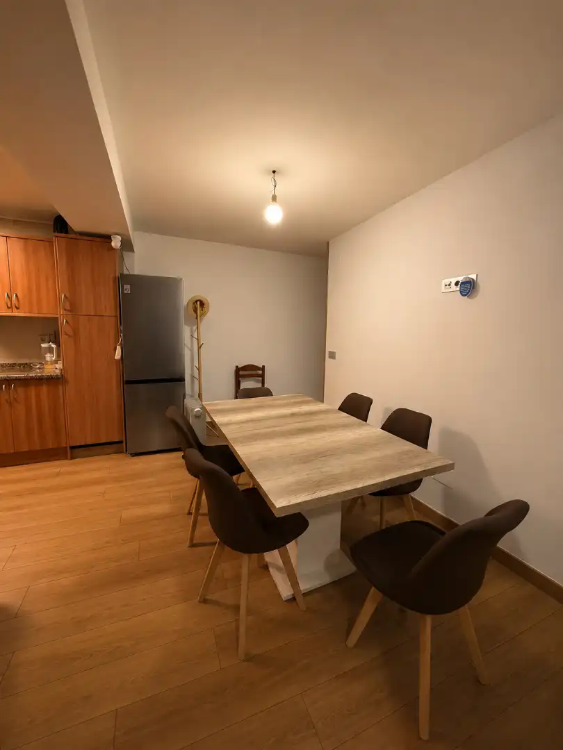 Dining room of Flat for rent in Gijón   with Parquet flooring, Furnished and Microwave