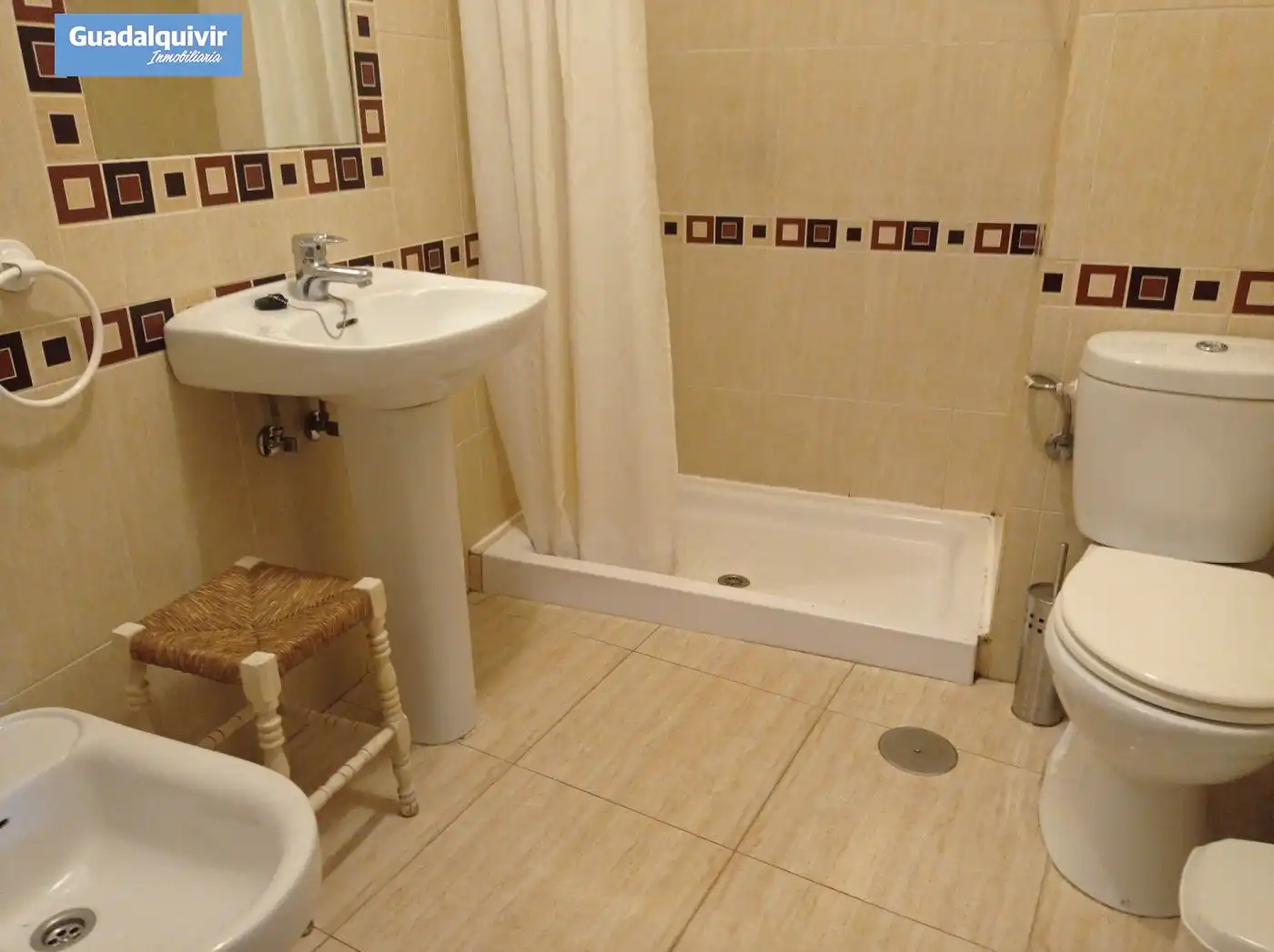Badezimmer von Wohnung zur Miete in Sevilla mit Klimaanlage, Terrasse und Möbliert
