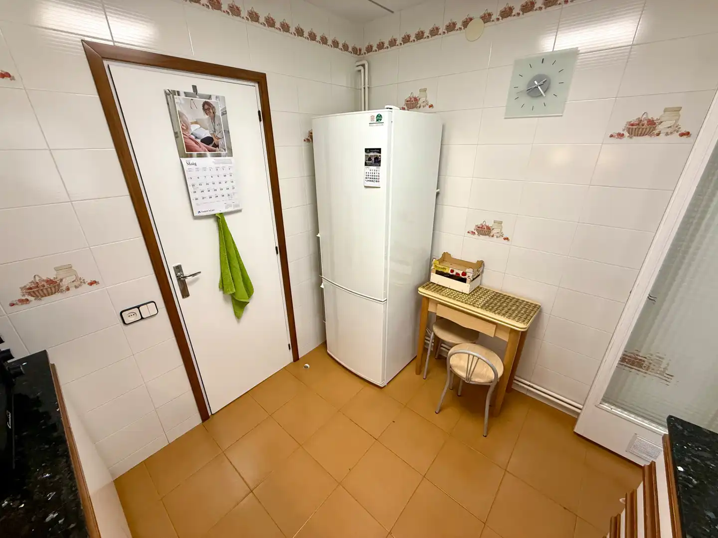 Küche von Wohnung zum Verkauf in Sant Boi de Llobregat mit Heizung, Ofen und Balkon