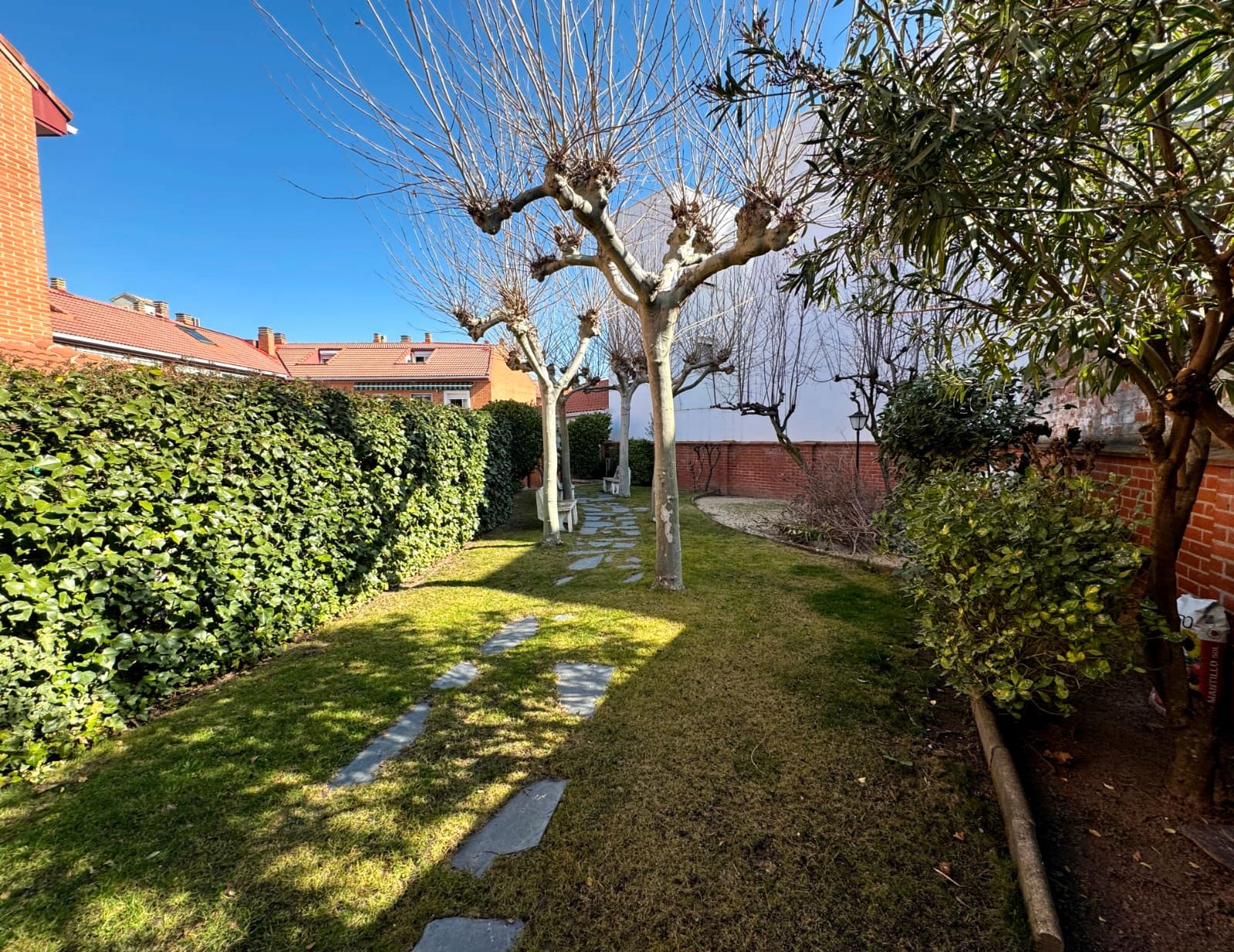 Jardí de Casa adosada en venda en Navalcarnero amb Calefacció, Terrassa i Balcó