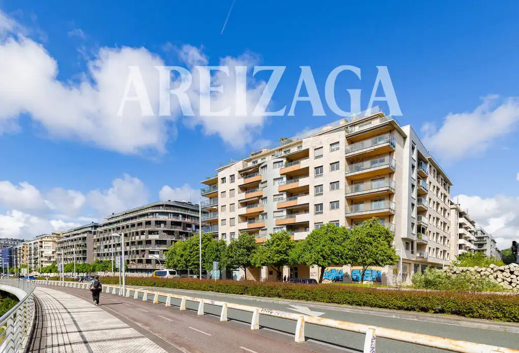 Vista exterior de Piso en venta en Donostia - San Sebastián  con Aire acondicionado, Calefacción y Terraza