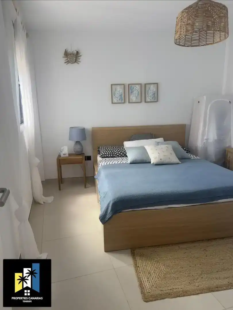 Habitación de Apartamento en venta en Adeje con Piscina y Balcón
