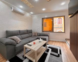 Sala d'estar de Casa adosada en venda en Figueres amb Calefacció i Terrassa
