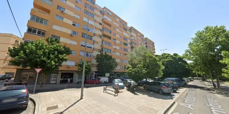 Vista exterior de Pis de lloguer en Cáceres amb Calefacció, Jardí privat i Terrassa