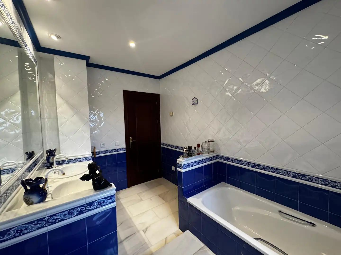 Bathroom of Houses for sale in Córdoba  with Air Conditioner, Private garden and Terrace