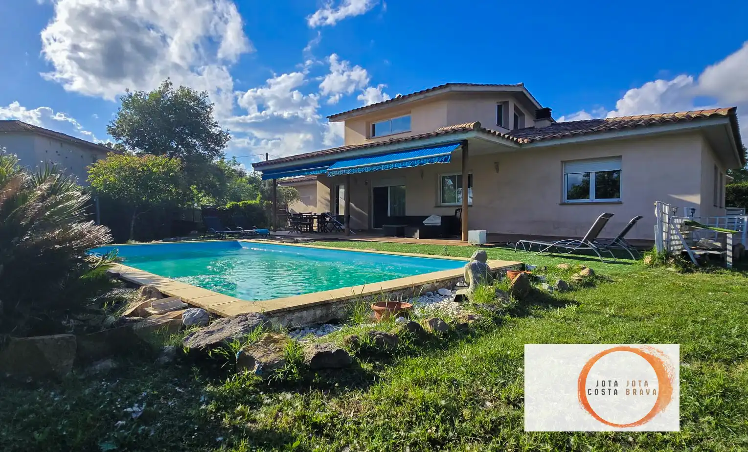 Casa amb piscina en venda a Caldes de Malavella