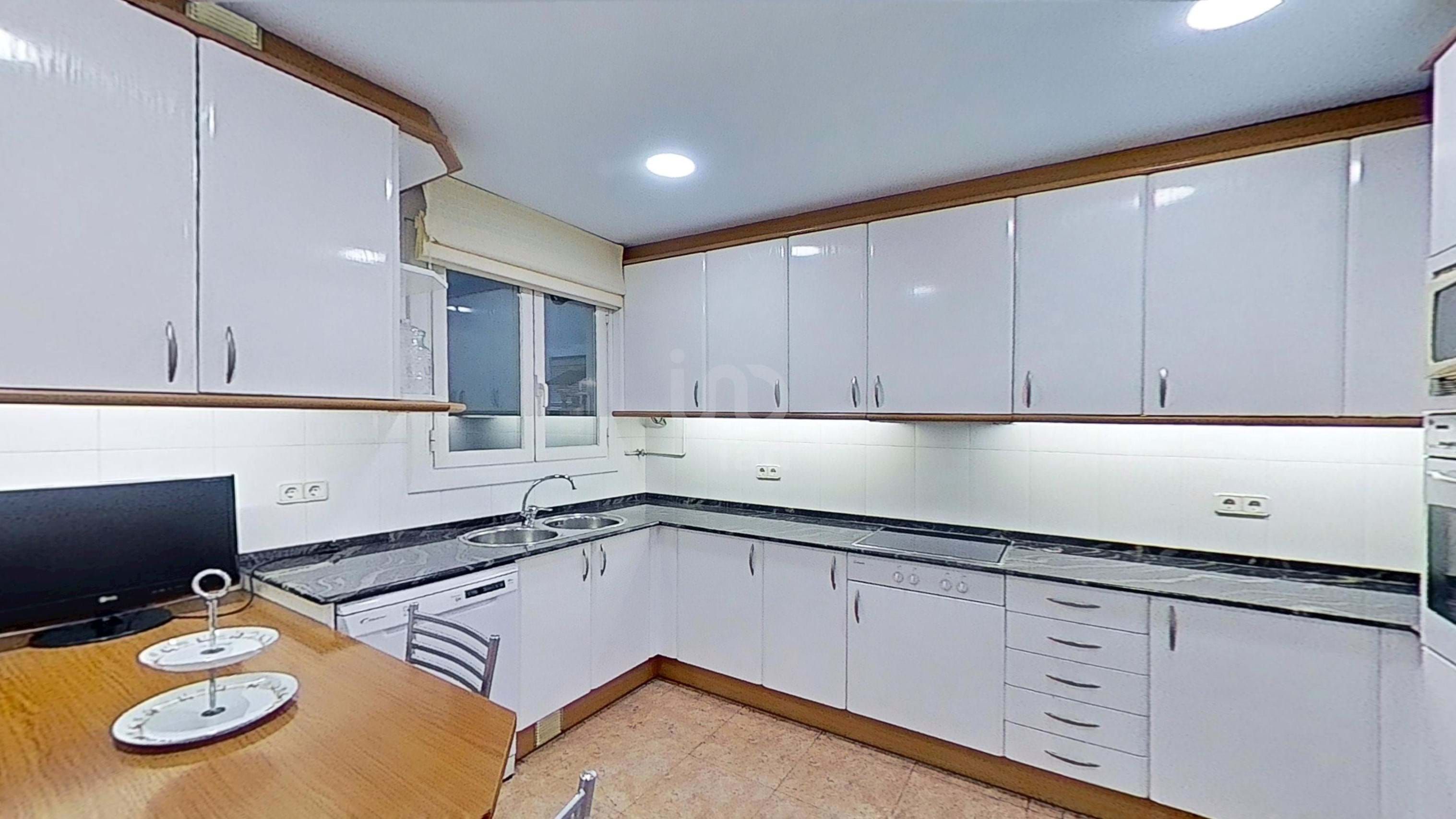 Kitchen of Flat for sale in  Lleida Capital  with Air Conditioner and Heating