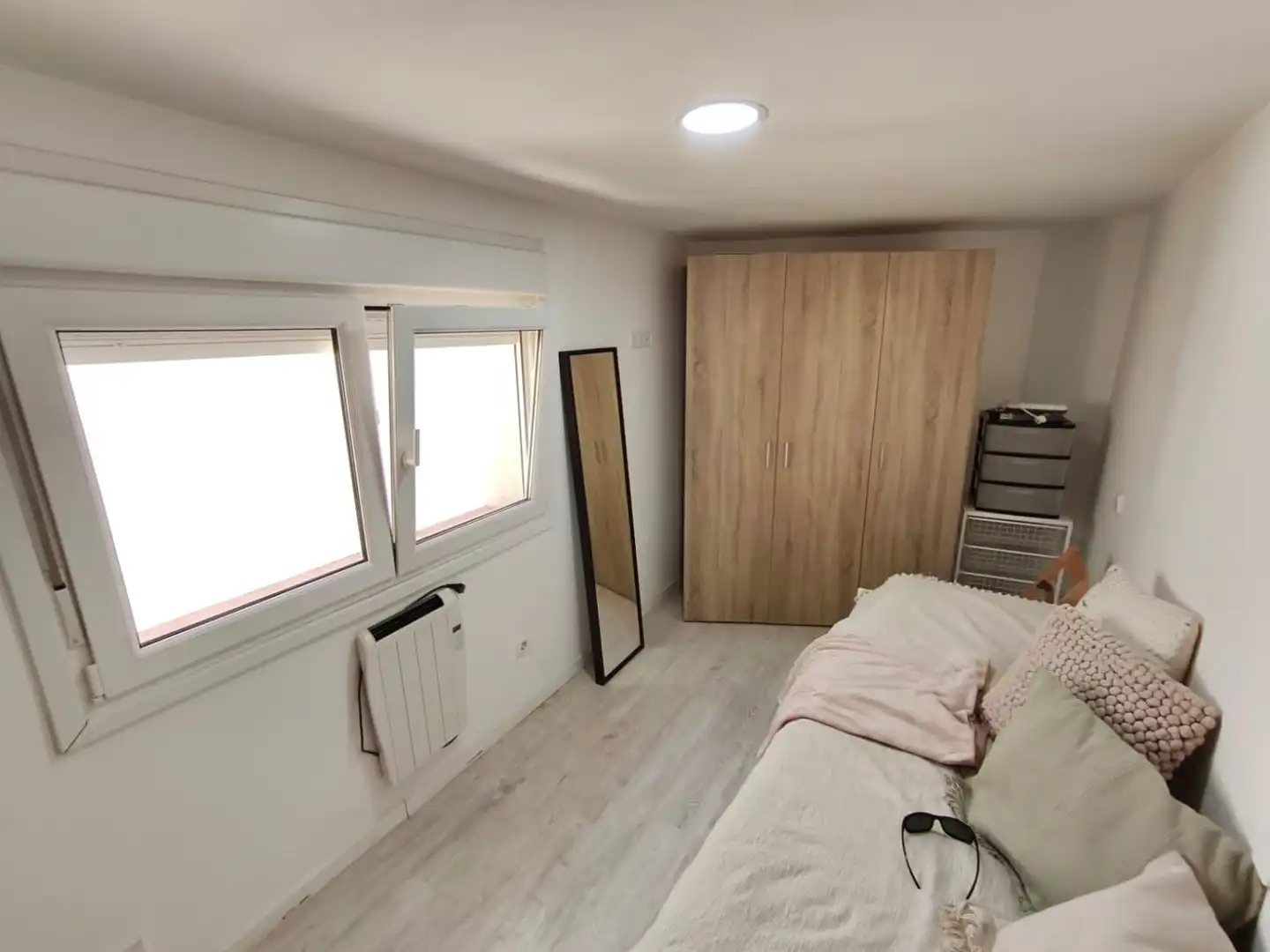 Schlafzimmer von Wohnung zur Miete in Madrid mit Heizung, Terrasse und Möbliert