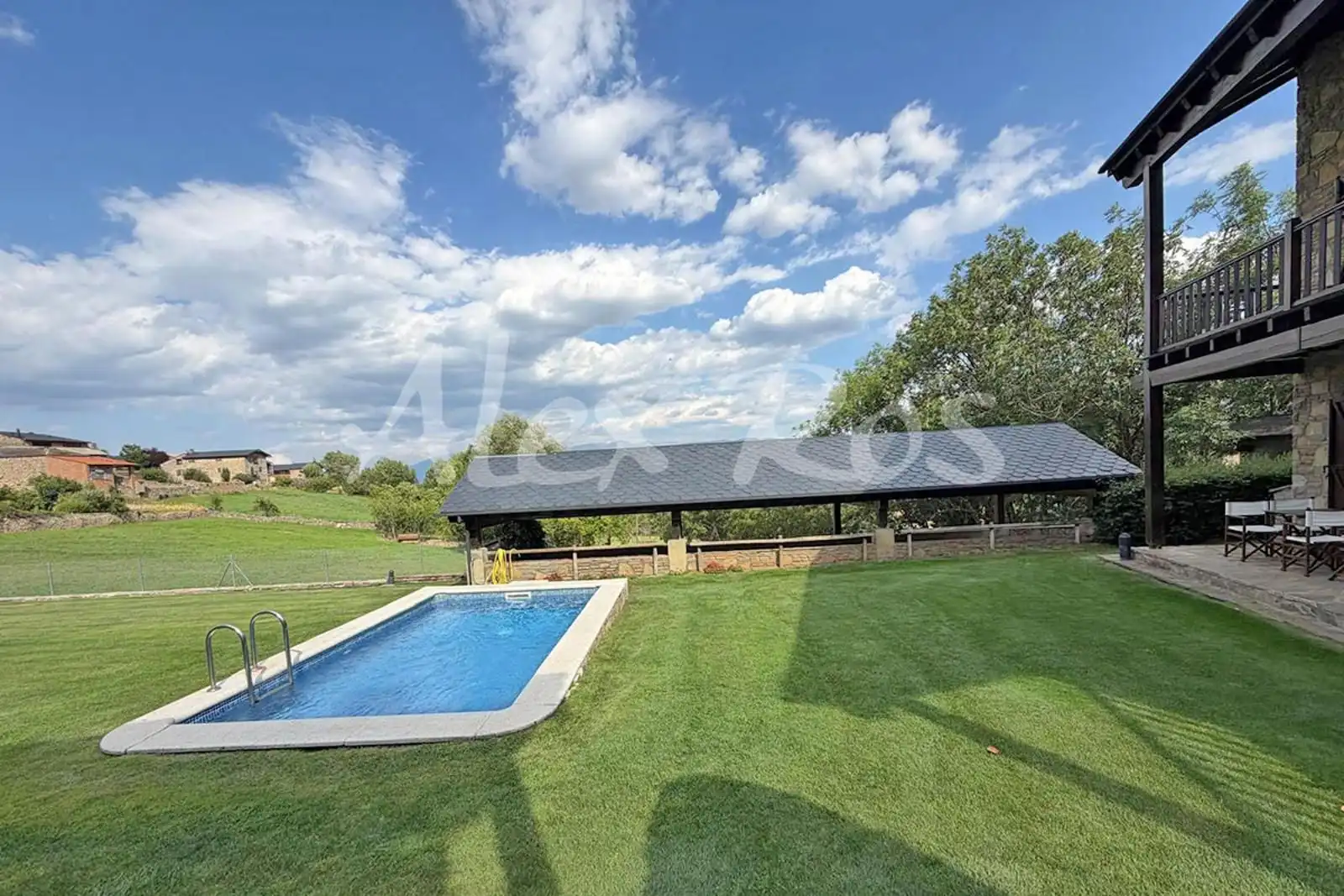 Piscina de Casa o xalet en venda en Isòvol amb Calefacció, Terrassa i Traster
