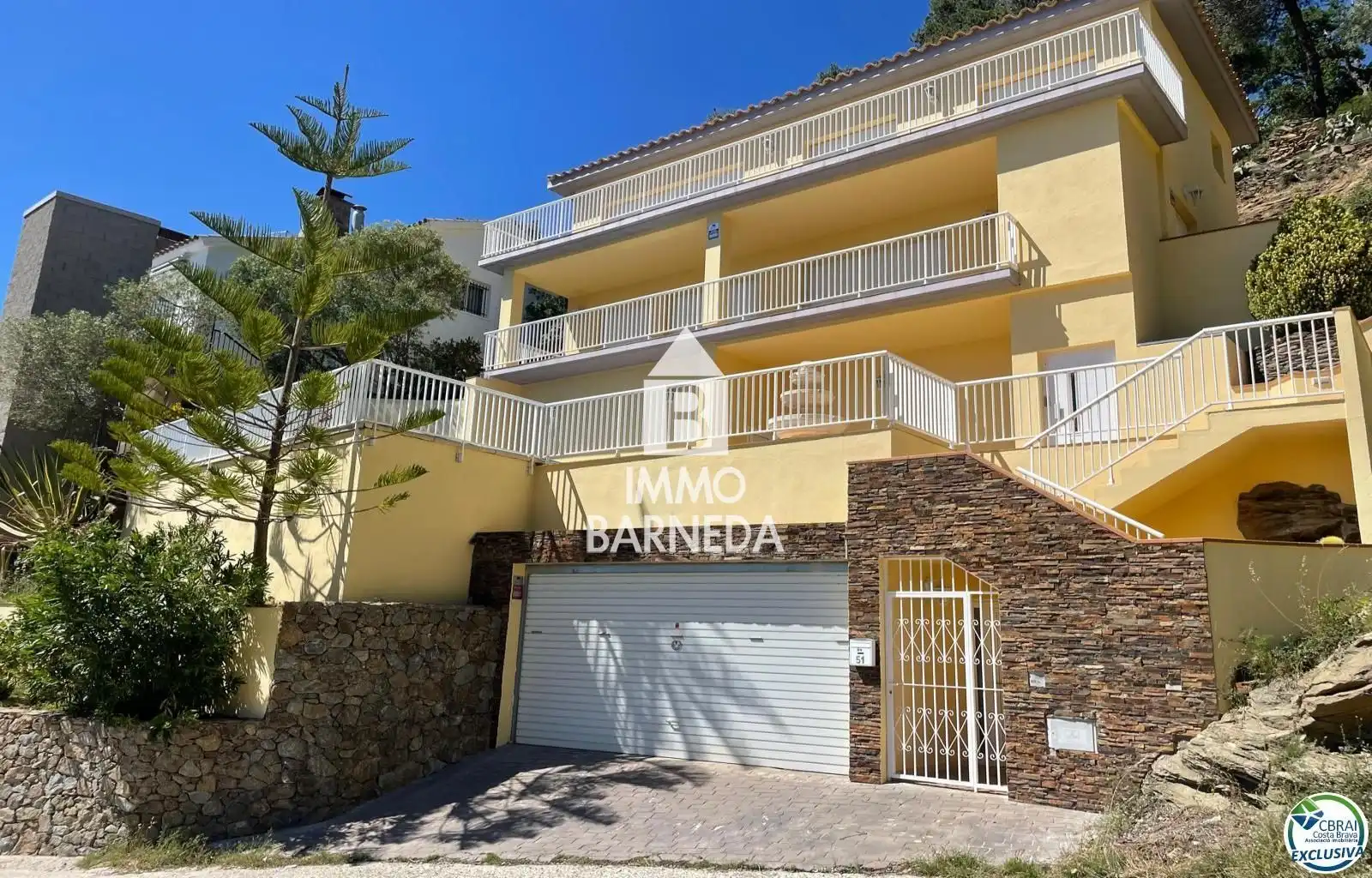 Vista exterior de Casa o xalet en venda en Roses amb Calefacció, Jardí privat i Terrassa