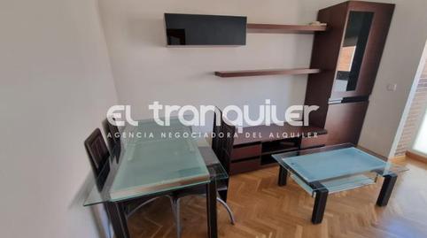 Foto 2 de Pis de lloguer a Calle Ramón Azorín, Los Cármenes, Madrid