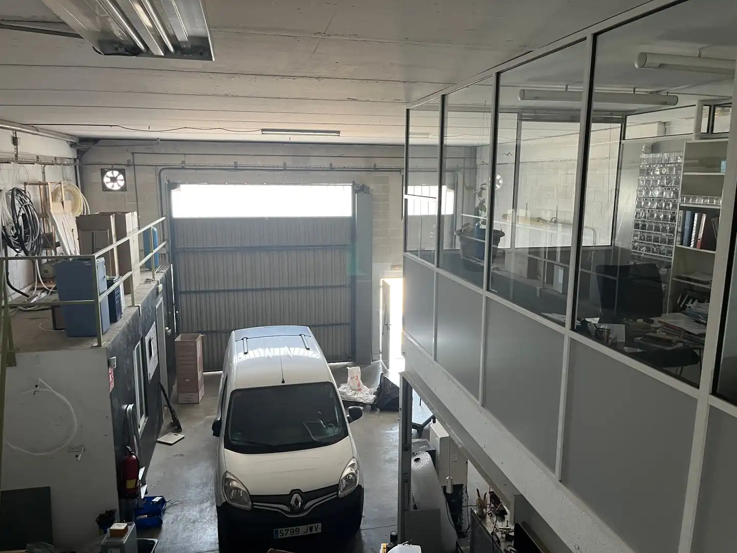 Parking de Nave industrial de alquiler en Martorell