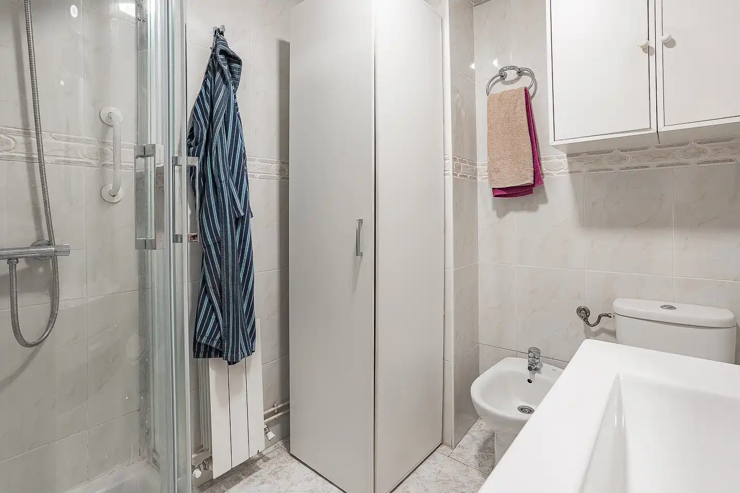 Bathroom of Flat for sale in Aranjuez  with Heating