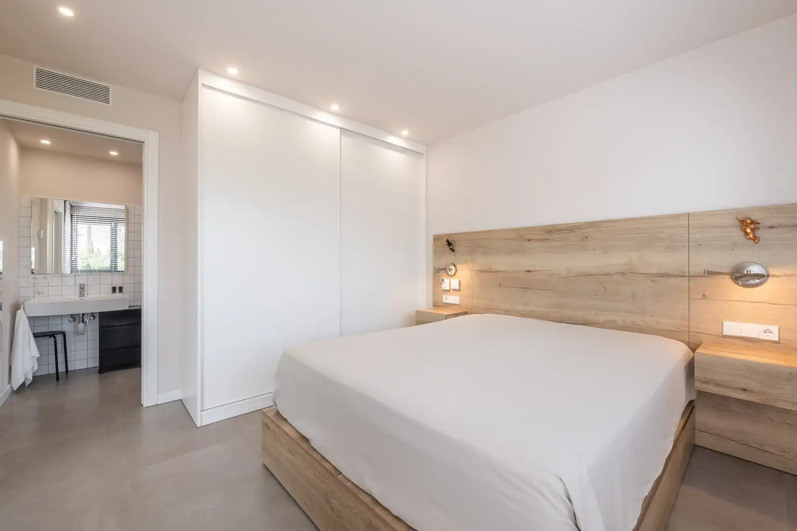 Bedroom of Houses for sale in Banyoles