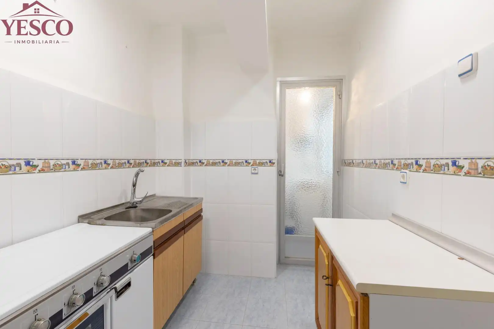 Kitchen of Flat for sale in Granada