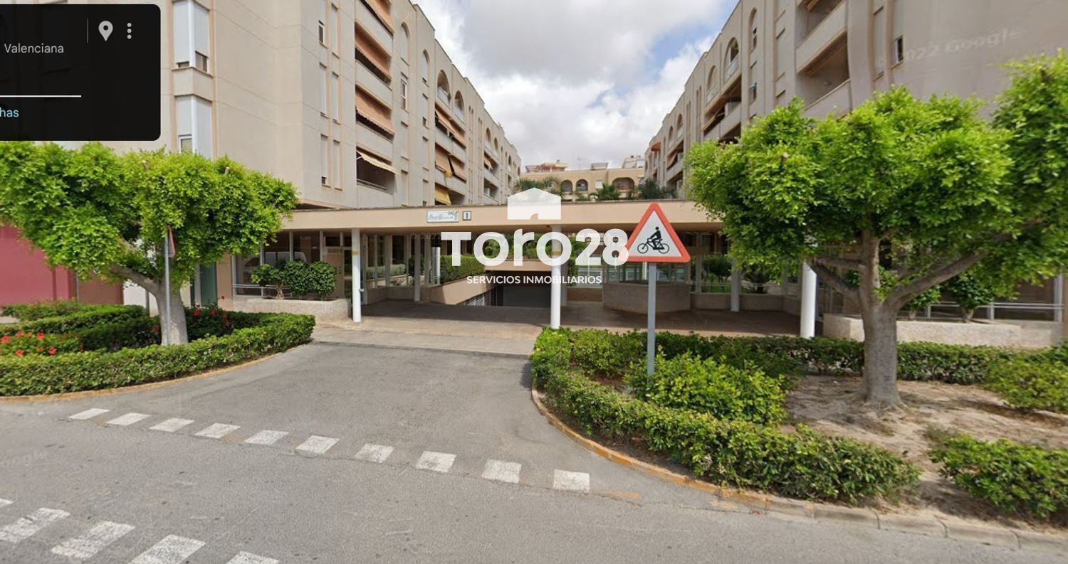 Vista exterior de Pis en venda en Alicante / Alacant amb Aire condicionat, Parquet i Terrassa