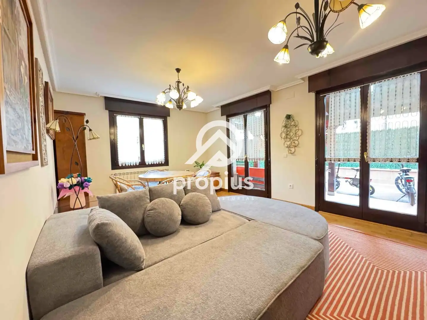 Sala d'estar de Pis en venda en Llanes amb Calefacció, Terrassa i Traster