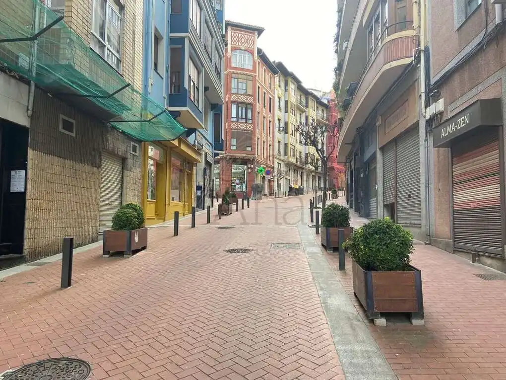 Vista exterior de Piso en venta en Barakaldo  con Balcón