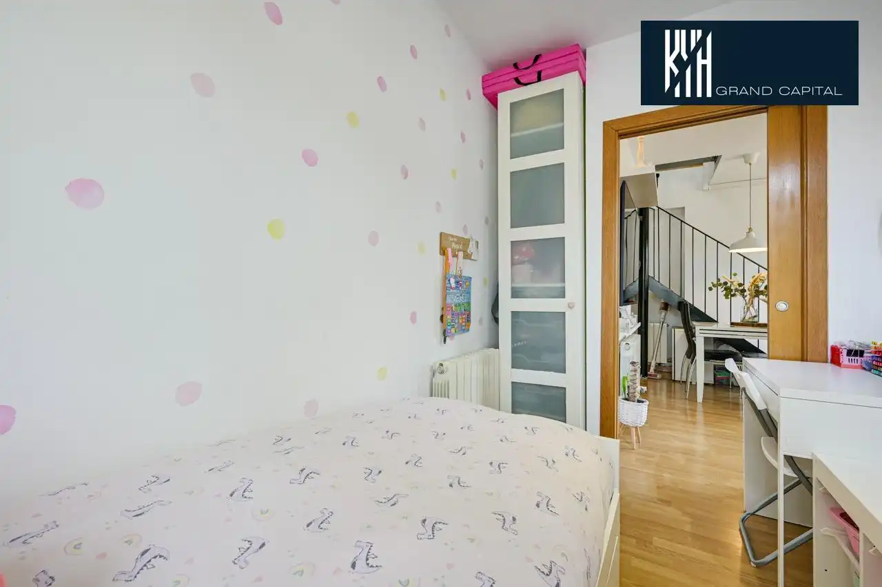 Habitación de Dúplex en venta en Salt con Calefacción, Terraza y Balcón
