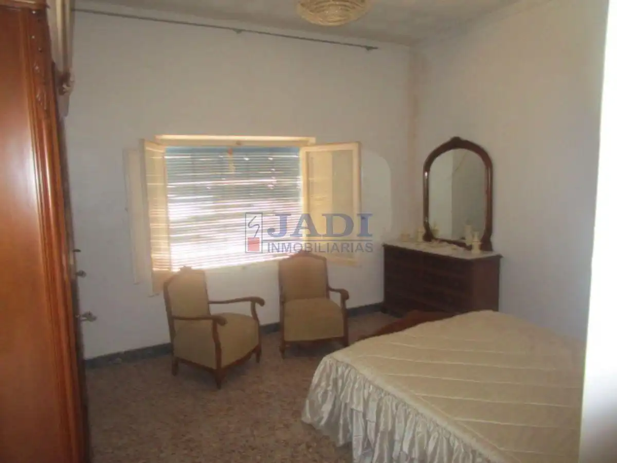 Habitación de Casa o chalet en venta en San Carlos del Valle con Terraza, Trastero y Amueblado
