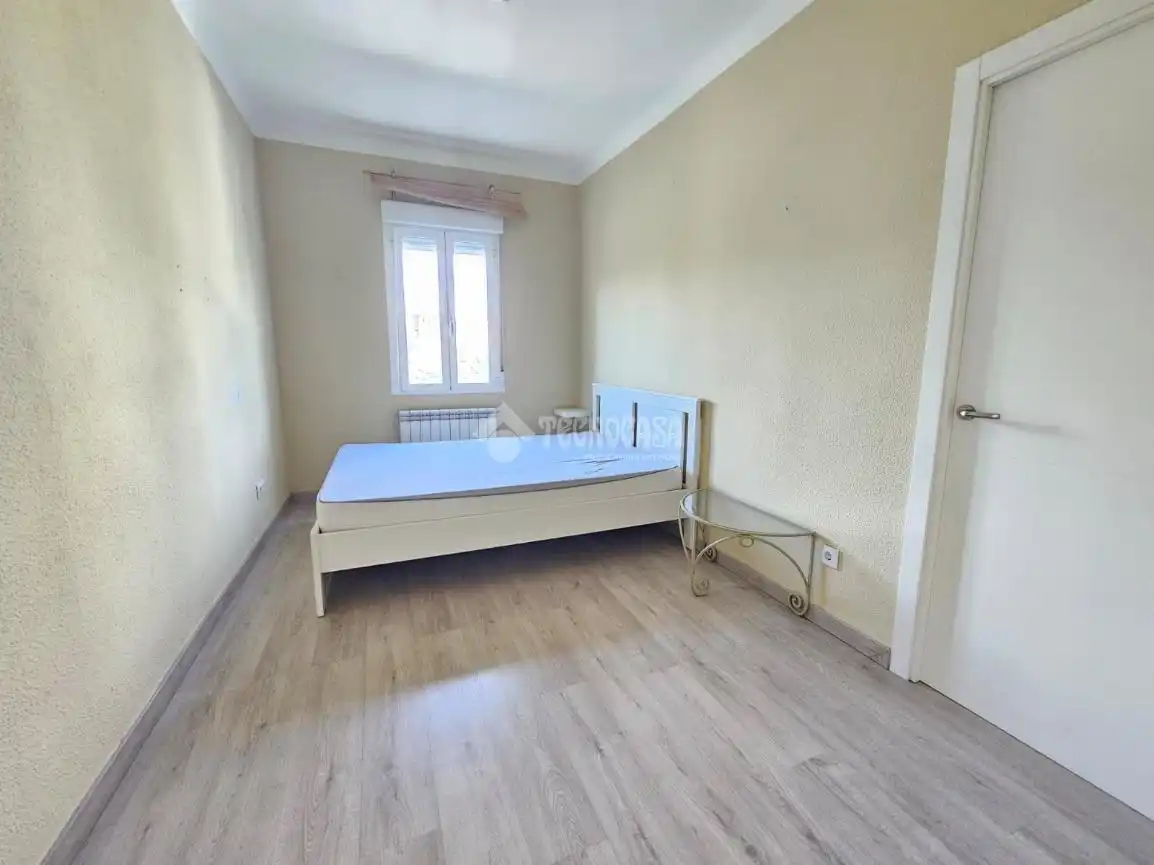Habitación de Piso en venta en Madrid con Calefacción