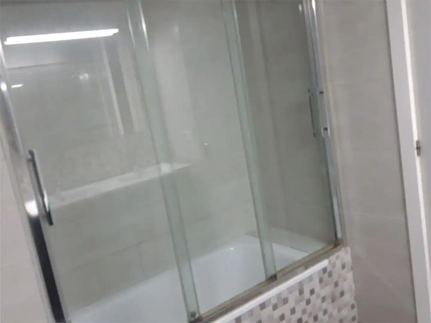Bathroom of Flat for sale in Lepe