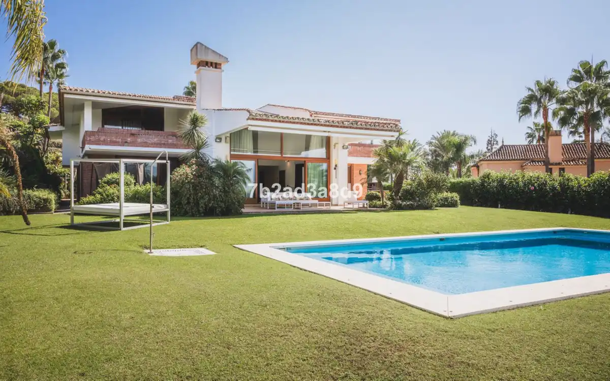 Jardí de Casa o xalet en venda en Marbella amb Aire condicionat, Jardí privat i Terrassa