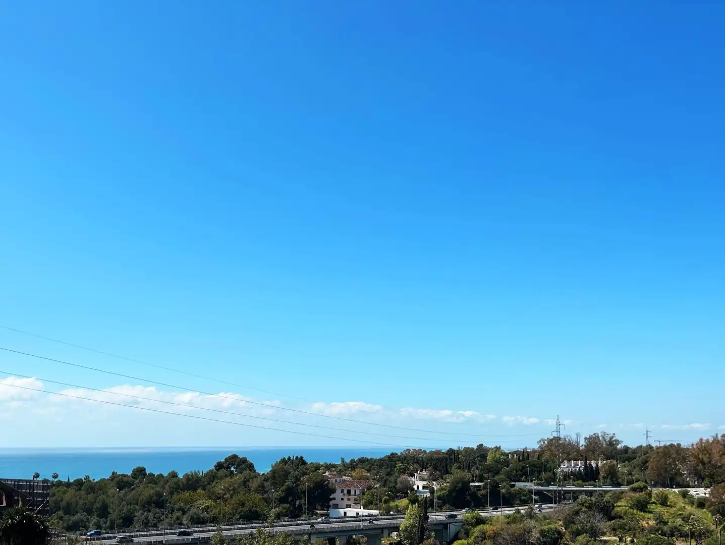 Vista exterior de Casa o xalet en venda en Marbella amb Aire condicionat, Calefacció i Jardí privat