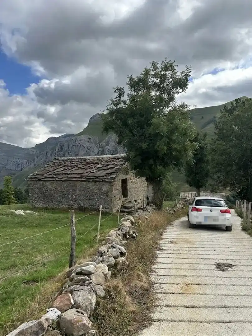 Vista exterior de Finca rústica en venda en San Roque de Riomiera